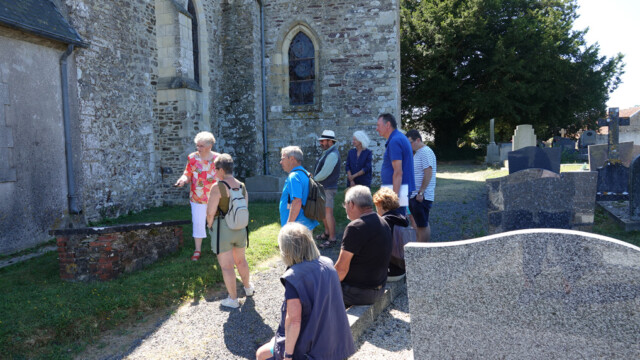 Ici gît l'abbé Joubin, découvreur des décors romans et des peintures murales de l'église
